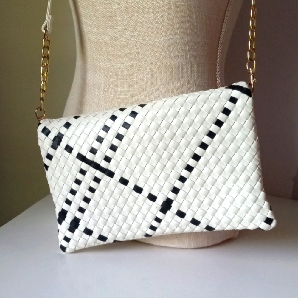 EVERYTHING BUT WATER Black White CROSSBODY CLUTCH - Picture 2 of 12